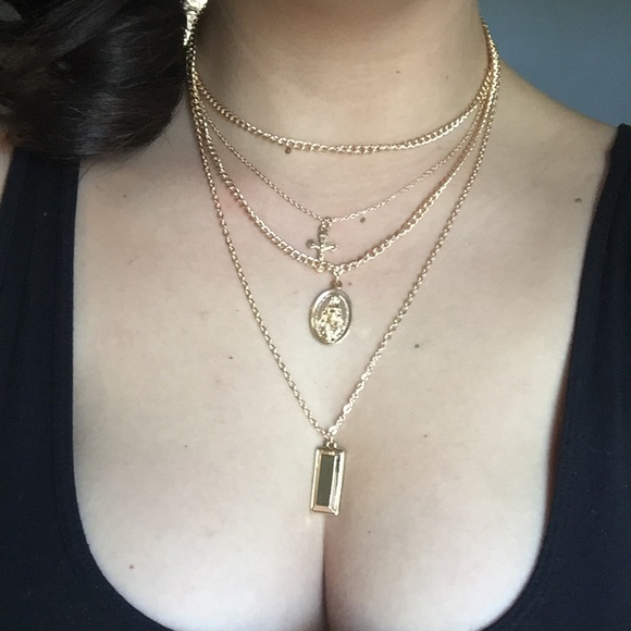 ✨LAST ONE ‼️Gold Layer Choker Necklace NWOT✨ - Picture 2 of 6